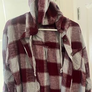 Maurice’s Plaid shirt with Hood size XL  ( burgundy tank free )